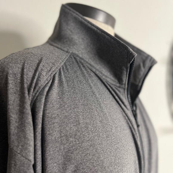 Under Armor Women’s Training Running lightweight loose fit jacket size XL - Picture 2 of 11